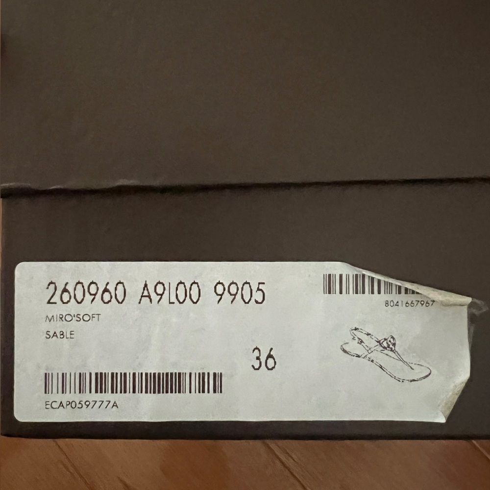 Gucci Double GG Heart Monogram Beige Sandals - Picture 5 of 5